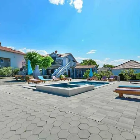 Appartamento Josip With Pool *