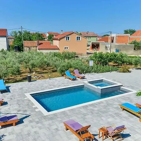Josip With Pool Appartamento Privlaka (Zadar)