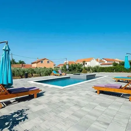 Josip With Pool Privlaka (Zadar)